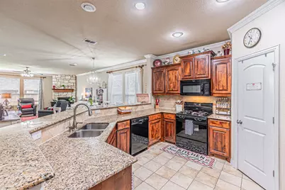 5721 Diamond Valley Drive, Fort Worth, TX 76179 - Photo 9