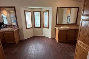 1027 Glenbrook Dr, Pecan Hill, TX 75165 - Photo 9