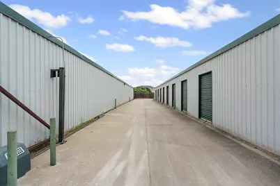 1433 N Plaza Drive, Granbury, TX 76048 - Photo 23