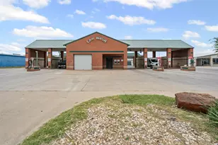 1433 N Plaza Dr, Granbury, TX 76048 - Photo 1