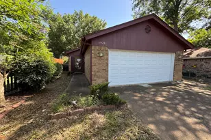 6928 Van Natta Ln, Fort Worth, TX 76112 - Photo 1