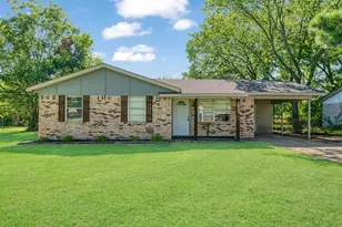 600 Sunset St, Blossom, TX 75416 - Photo 1