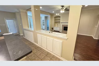6705 Marie Weldon Court, Arlington, TX 76001 - Photo 11