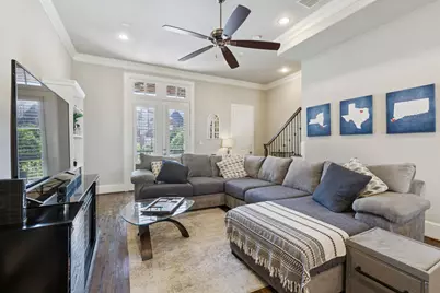 561 S Cesar Chavez Boulevard, Dallas, TX 75201 - Photo 13