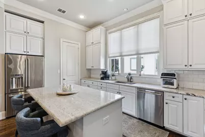 561 S Cesar Chavez Boulevard, Dallas, TX 75201 - Photo 9