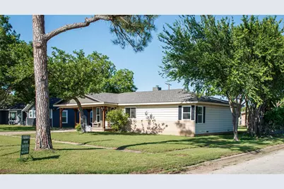 411 S Ave H, Olney, TX 76374 - Photo 1