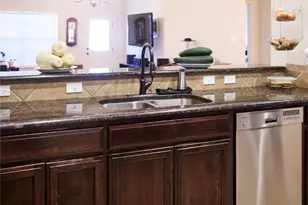 1004 Vintage Ave, Gainesville, TX 76240 - Photo 11