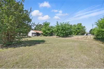 402 S Watson Street, Alvarado, TX 76009 - Photo 3
