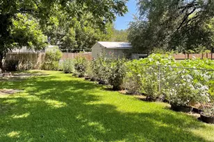 125 Live Oak Dr, Azle, TX 76020 - Photo 17