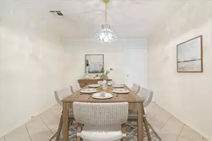 301 Village Cir, Waco, TX 76710 - Photo 5