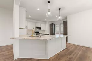 1707 Lakeway Dr, Cleburne, TX 76033 - Photo 9