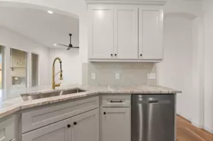 1707 Lakeway Dr, Cleburne, TX 76033 - Photo 15