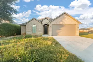 1707 Lakeway Dr, Cleburne, TX 76033 - Photo 1