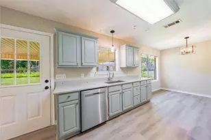 1000 Leaning Oak Dr, Tool, TX 75143 - Photo 13