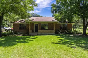 1000 Leaning Oak Dr, Tool, TX 75143 - Photo 1