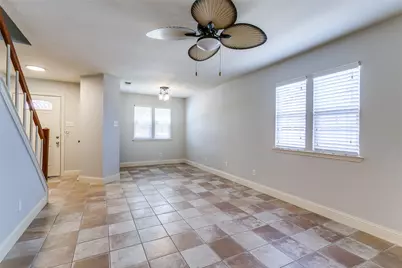 525 Estill Street, Grapevine, TX 76051 - Photo 5