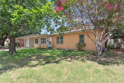 104 Crockett Street, McGregor, TX 76657 - Photo 3