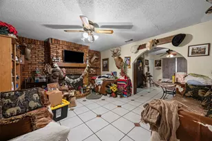 1152 Elva Warren St, Fort Worth, TX 76115 - Photo 3