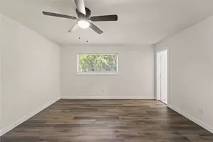 729 W Grenoble Dr, Grand Prairie, TX 75052 - Photo 21