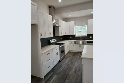 5874 Bear Creek Drive E, Fort Worth, TX 76126 - Photo 7