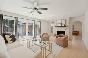 806 Knott Pl, Dallas, TX 75208 - Photo 5