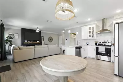 5708 Black Pine Circle, Granbury, TX 76048 - Photo 9