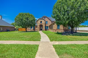 1011 Parview Circle, Grand Prairie, TX 75104 - Photo 1