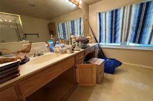 4212 Central Ln, Balch Springs, TX 75180 - Photo 9