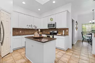 1117 SW Hillside Dr, Burleson, TX 76028 - Photo 15