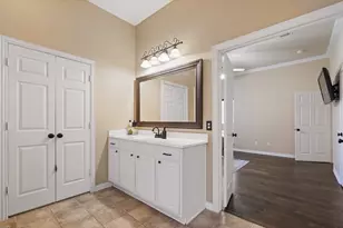 1117 SW Hillside Dr, Burleson, TX 76028 - Photo 25