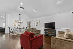 1117 SW Hillside Dr, Burleson, TX 76028 - Photo 5