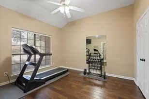 1117 SW Hillside Dr, Burleson, TX 76028 - Photo 9