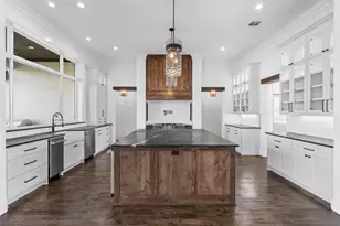 729 R C Luker Ct, Granbury, TX 76048 - Photo 7