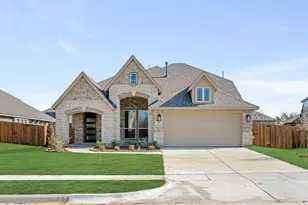 189 Creekside Dr, Sanger, TX 76266 - Photo 1