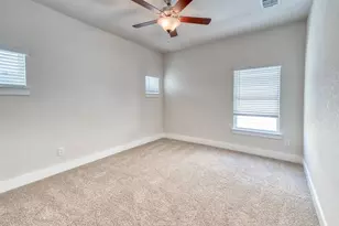 1403 Apricot Ln, Gainesville, TX 76240 - Photo 9