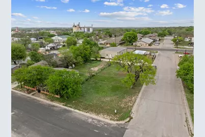 807 S Main Street, Lampasas, TX 76550 - Photo 7