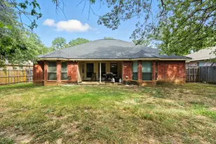 749 Oak Park Dr, Azle, TX 76020 - Photo 25