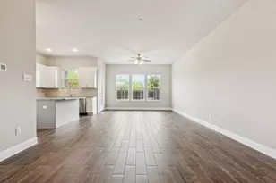 589 Hutchinson Ln, Lewisville, TX 75077 - Photo 5