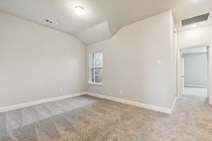 589 Hutchinson Ln, Lewisville, TX 75077 - Photo 7