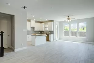 572 Hutchinson Ln, Lewisville, TX 75077 - Photo 3