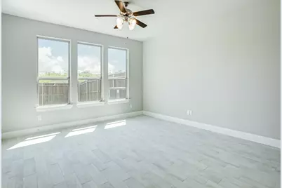 572 Hutchinson Lane, Lewisville, TX 75077 - Photo 5