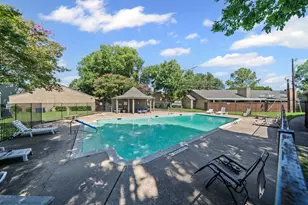 1803 Eastwood Ct, Grand Prairie, TX 75050 - Photo 3