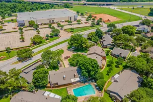 1803 Eastwood Ct, Grand Prairie, TX 75050 - Photo 29