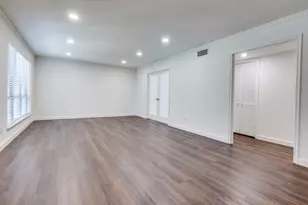 8619 Edgemere Rd, Dallas, TX 75225 - Photo 15