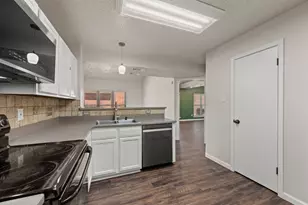 1409 Golden Gate Dr, Carrollton, TX 75007 - Photo 9