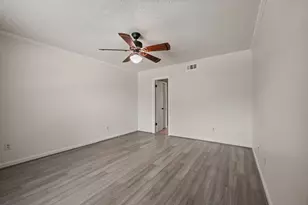 1409 Golden Gate Dr, Carrollton, TX 75007 - Photo 13