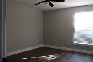 10922 Limestone Dr, Balch Springs, TX 75180 - Photo 7