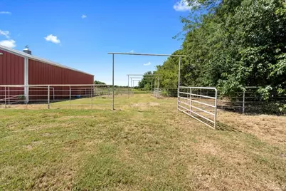 705 W Saunders, Trenton, TX 75490 - Photo 29