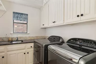 7 Queensview Court, Dallas, TX 75225 - Photo 35