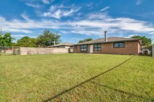 834 Apple Valley, Lancaster, TX 75134 - Photo 15